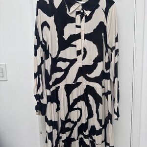 H&M Black and cream Abstract Print Dress